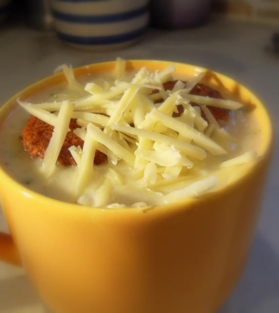 The English Kitchen Creamy Potato, Onion and Cheese Soup